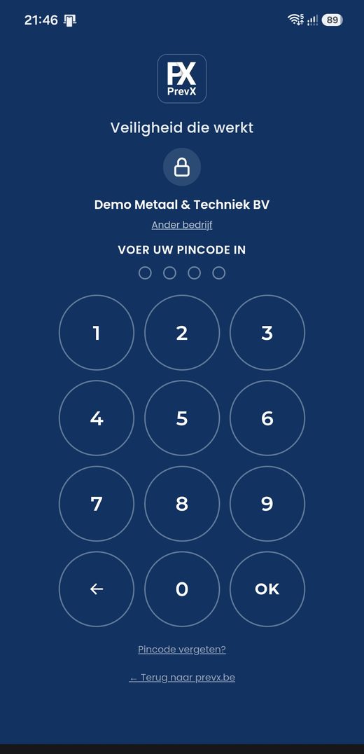 Het aanmeldscherm van de PrevX app: de bedrijfsnaam en een cijferklavier voor de pincode